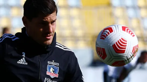 El defensa sueco de padre chileno compartió un sentido mensaje con sabor a despedida tras terminar la temporada con Colo Colo.