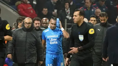 La Comisión de Disciplina de la Ligue 1 sancionó a Olympique de Lyon con un punto y tres partidos a puertas cerradas tras botellazo de hincha a Payet de Marsella