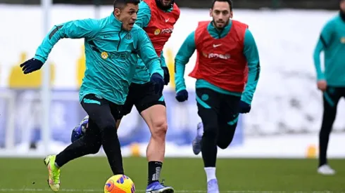 La Gazzetta dello Sport: Alexis titular y Vidal al banco contra Cagliari.