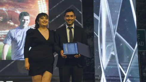 Carlos Véliz elegido como Mejor DT de la temporada 2021 en la Gala del Fútbol Femenino, premios Contragolpe, entregados el jueves pasado.