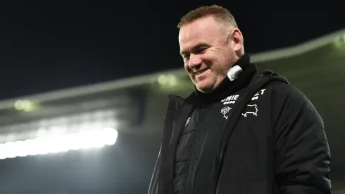 Wayne Rooney se quiso pasar de listo al estacionar su auto en un lugar indebido y recibió particular venganza por parte de ciudadanos en Inglaterra