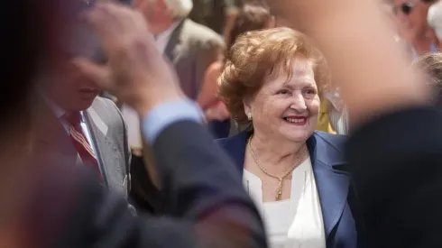 Sigue EN VIVO las reacciones en Plaza Italia tras el fallecimiento de la viuda de Pinochet