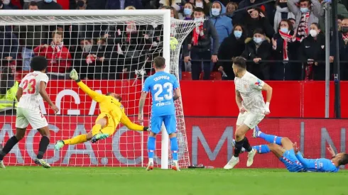 Lucas Ocampos anotó el gol decisivo para los andaluces.