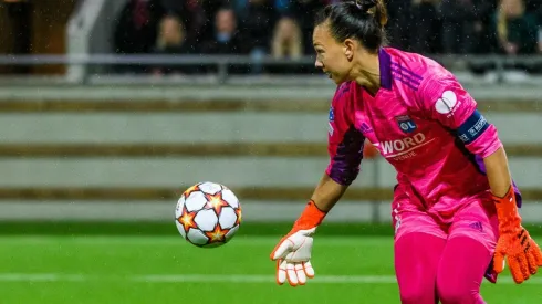 La arquera chilena del Lyon supo que defenderá la portería de su equipo ante la Juventus en los cuartos de final de la Champions League femenina.
