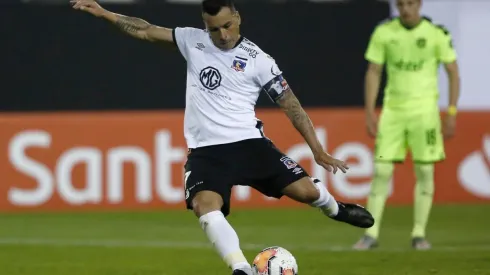 Esteban Paredes no volverá a Colo Colo como jugador.