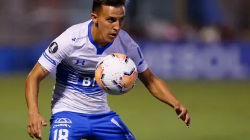 El mediocampista no seguirá vistiendo la camiseta de los Cruzados y avisan que es opción para reforzar a Nacional de Montevideo de cara a la temporada 2022.