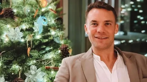 El portero del Bayern Múnich muestra cómo bajara la comida de Navidad