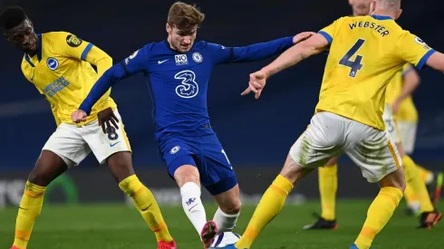 Chelsea espera acercarse al líder de la Premier, el City de Guardiola, que también salta a la cancha para cerrar el miércoles.