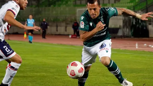 El delantero realizó una millonaria demanda contra su ex club y desde Valparaíso le respondieron con todo.