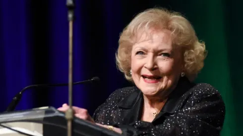 Betty White, estrella de la televisión fallece a los 99 años.