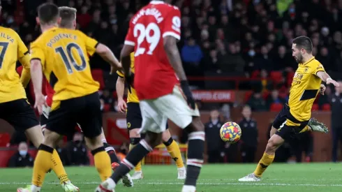 Joao Moutinho anotó un golazo para darle el triunfo a Wolverhampton.