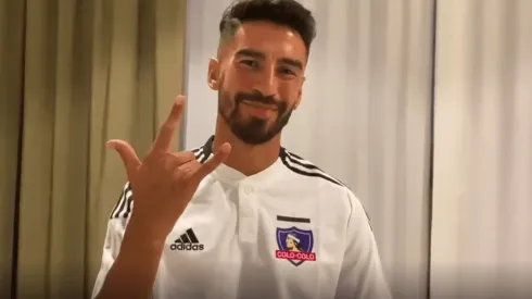 Martín Lucero tras firmar su contrato con Colo Colo.