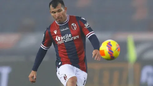 Gary Medel debe venir a Chile a fin de mes para jugar ante Argentina