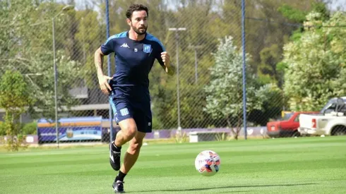 Eugenio Mena regresa a la pretemporada con sus compañeros en Racing