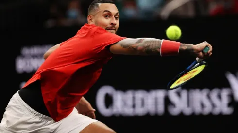Nick Kyrgios apoyó al serbio, que la pasa mal en Australia