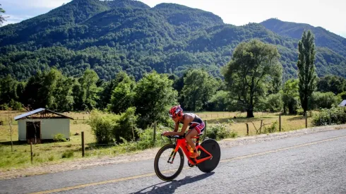 Bárbara Riveros va por su sexta victoria en el Ironman de Pucón.