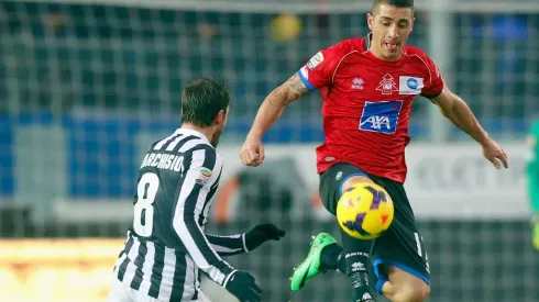 Carlos Carmona jugó una década de manera regular en el fútbol italiano y la selección chilena, pero las lesiones sentenciaron prematuramente su carrera