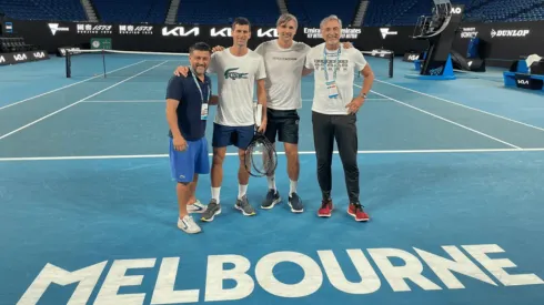 Novak Djokovic junto a su equipo en Australia