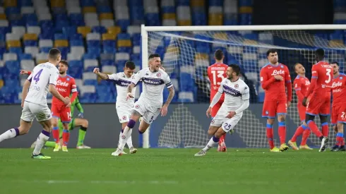 La Fiorentina le ganó por 5-2 al Napoli en el tiempo extra y avanzó a los cuartos de final de la Copa Italia, y el chileno Erick Pulgar vio toda la acción desde la banca.