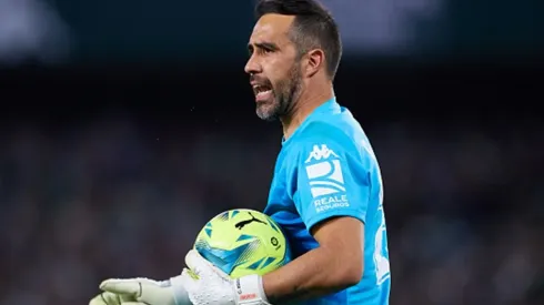 Claudio Bravo es opción en el Betis para este sábado ante el Sevilla