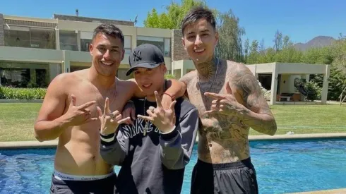 Erick Pulgar acompañado de Iván Morales y el cantante de música urbana "Pailita"