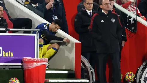 Cristiano Ronaldo y la cara de pocos amigos con el entrenador del Manchester United.