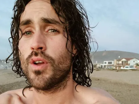 Assler se vacuna a regañadientes para poder trabajar