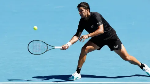 Garin sufrió con la exigencia física y Monfils aprovechó para avanzar a los octavos de final del Australian Open.