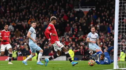 Manchester United se impuso y entró a zona de Champions League.