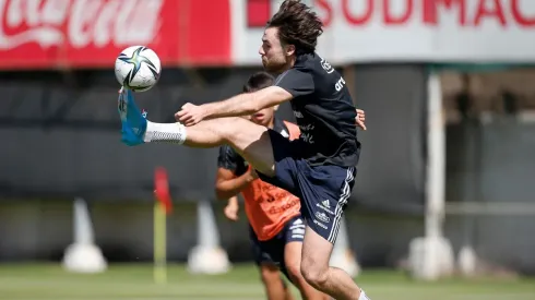 Ben Brereton arribó al país este viernes tras el último partido del Blackburn Rovers.