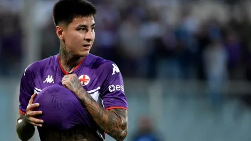 La Fiorentina igualó 1-1 con el Cagliari y el volante chileno vio el partido desde la banca antes de sumarse a La Roja.