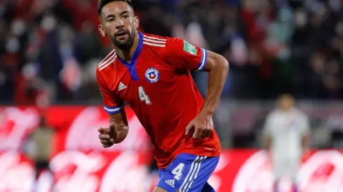 Mauricio Isla queda fuera de la Roja para enfrentar a Argentina por culpa del coronavirus