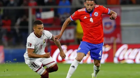 Isla aún tiene opciones de jugar ante Argentina