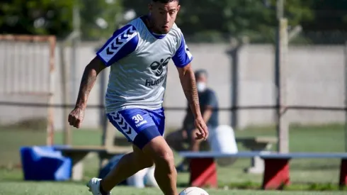 El ariete argentino fue presentado como nuevo refuerzo curicano con toda la inspiración del juego de fútbol creado por EA Sports.