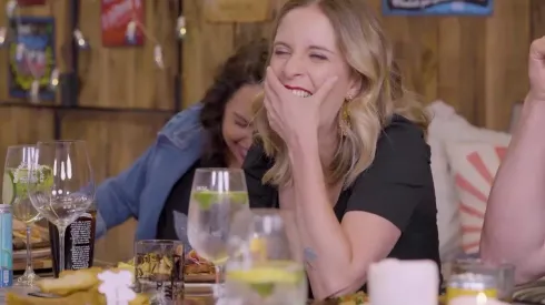 Chiqui Aguayo y Alison Mandel en Socios de la Parrilla.