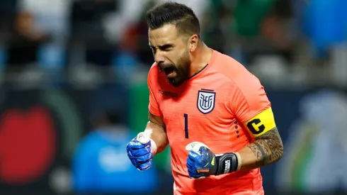 El portero de Universidad de Chile ingresó en el primer tiempo.