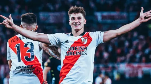 Julián Álvarez es nuevo jugador del Manchester City.