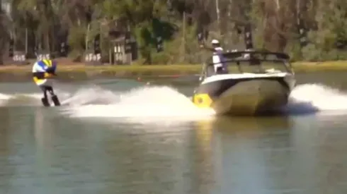 Fiu la dejó chiquitita en el esquí náutico mientras cosecha aplausos como el promotor más emplumado y simpático de los Juegos Panamericanos y Panamparamericanos Santiago 2023