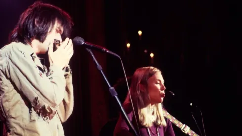 Neil Young y Jeni Mitchel.