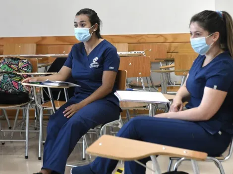 Consulta AQUÍ el sueldo de la carrera Enfermería y las 10 universidades con mayor empleabilidad