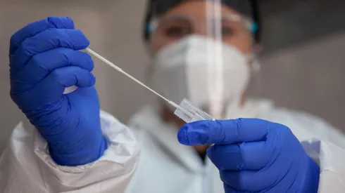 ¿Por cuánto tiempo puedo contagiar con covid-19 a otras personas?