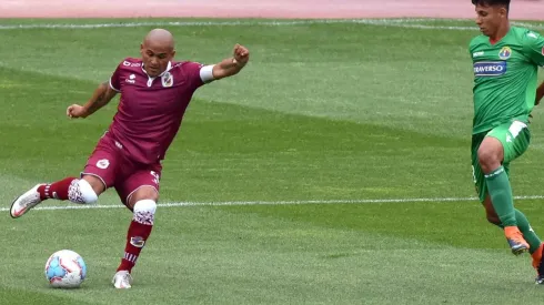Humberto Suazo vuelve a jugar a La Serena esta temporada