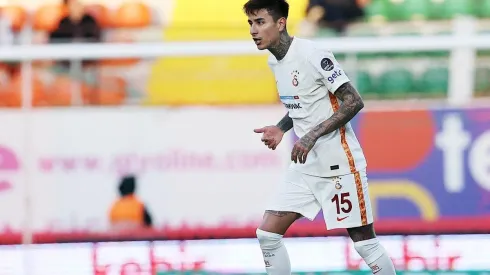 Erick Pulgar debutó con su nueva camiseta en Turquía