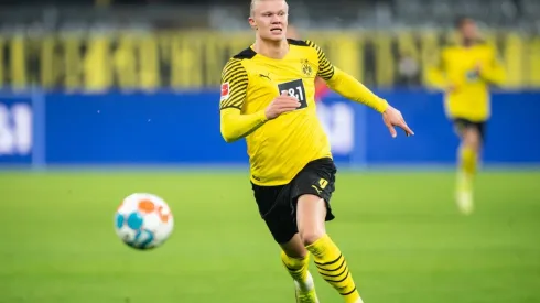 Haaland tiene una oferta para fichar en 2023 por el Madrid, y ahora tendrá que definir si quiere o no esperar un año más en el Borussia Dortmund para llegar a La Liga.