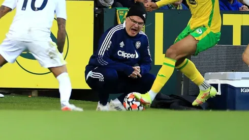 Marcelo Bielsa pasó rabias con el frío del ambiente, pero más el de su equipo, que se mostró nada de bielsista