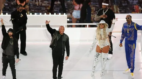 Snoop Dogg, Mary J. Blige, Dr. Dre, Eminem y Kendrick Lamar animan el halftime.