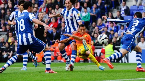 Barcelona recordó el tremendo gol que hizo Alexis Sánchez al Espanyol.