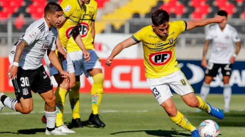 Ignacio Jara y Leandro Díaz disputan la pelota en la final entre Colo Colo y Universidad de Concepción hace un año: ambos tienen nuevo equipo