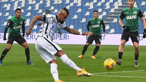 Arturo Vidal buscará repetir la titularidad ante el Sassuolo.