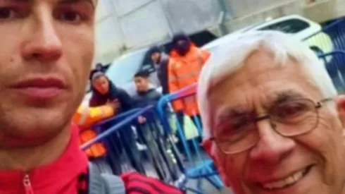 El que puede, puede; parecer decir Gabriel Aravena, alias Cachureo, al retratarse junto a uno de los mejores futbolistas de la historia, Cristiano Ronaldo